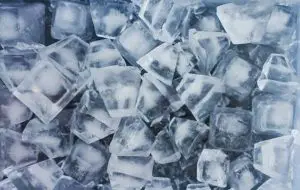 Keep ice cubes from sticking together